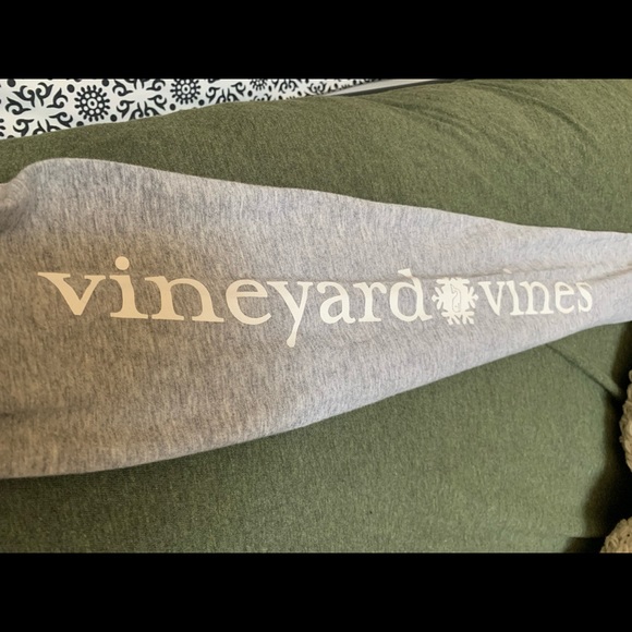 Vineyard Vines Winter Sledding long sleeve shirt - Picture 6 of 6